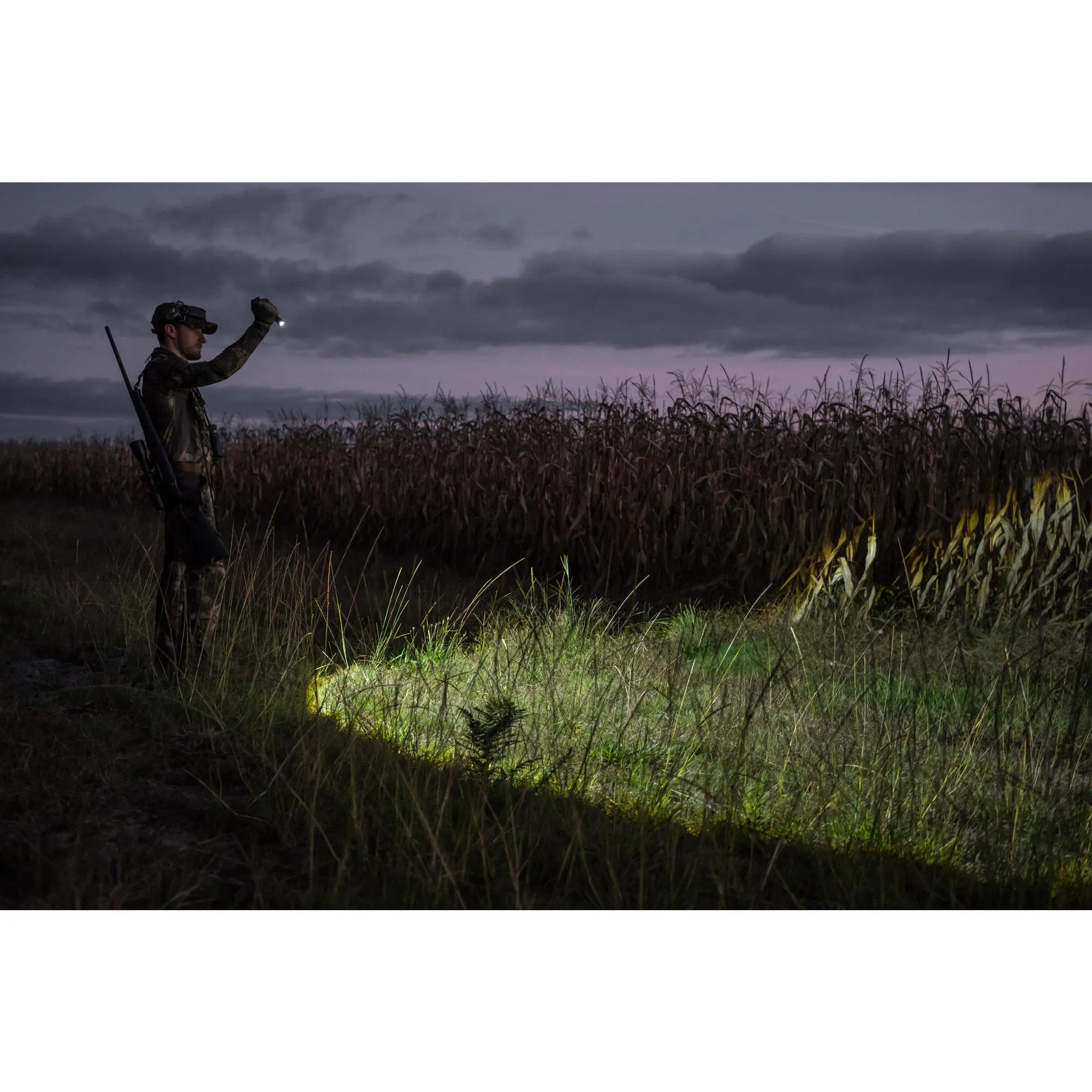 Hunting flashlight 100 lumens zoom black SOLOGNAC, black