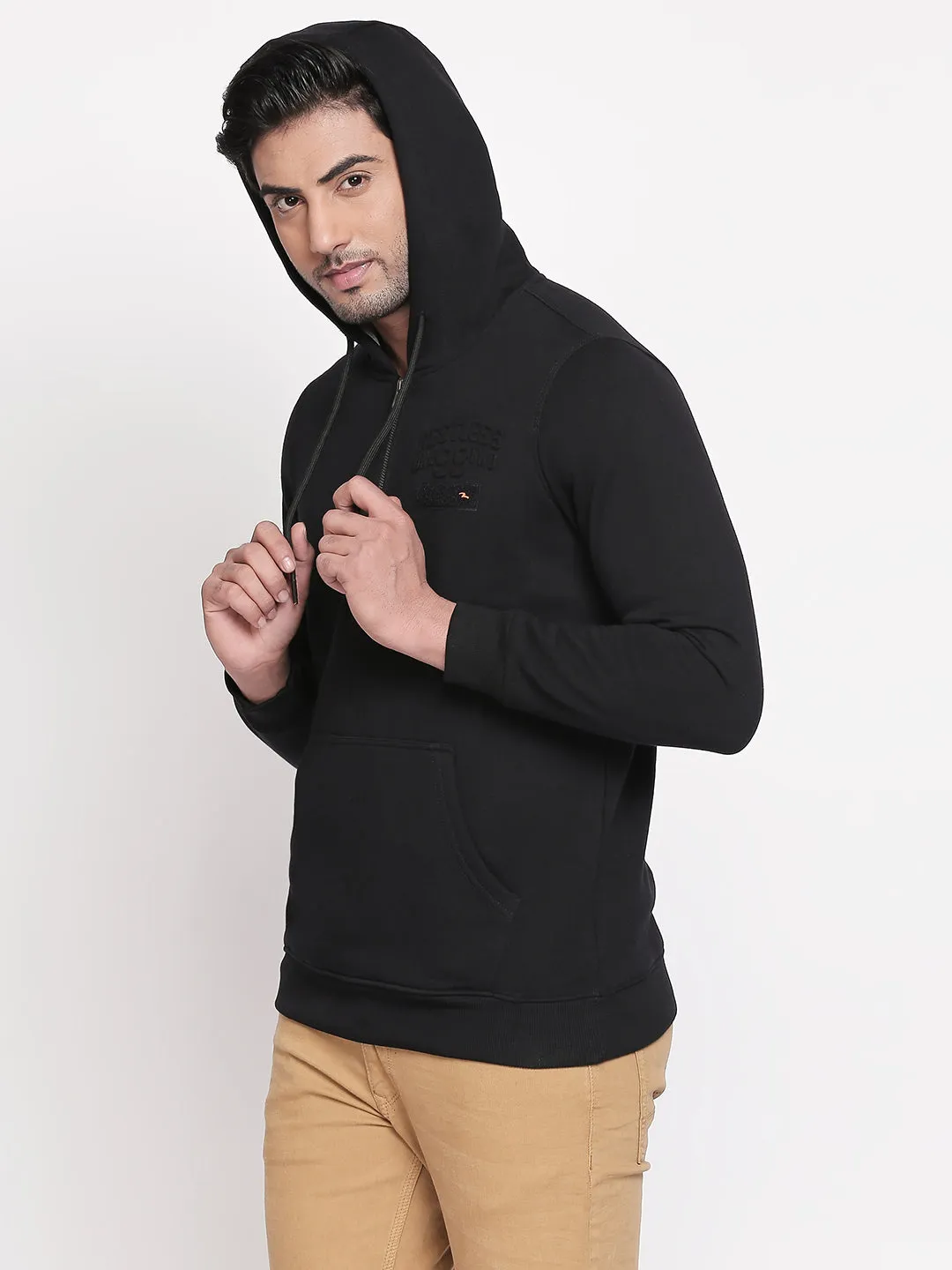 Spykar Black Cotton Slim Fit Sweatshirt For Men