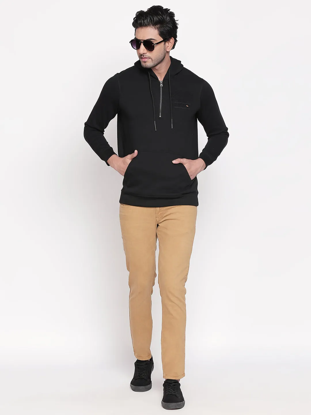 Spykar Black Cotton Slim Fit Sweatshirt For Men